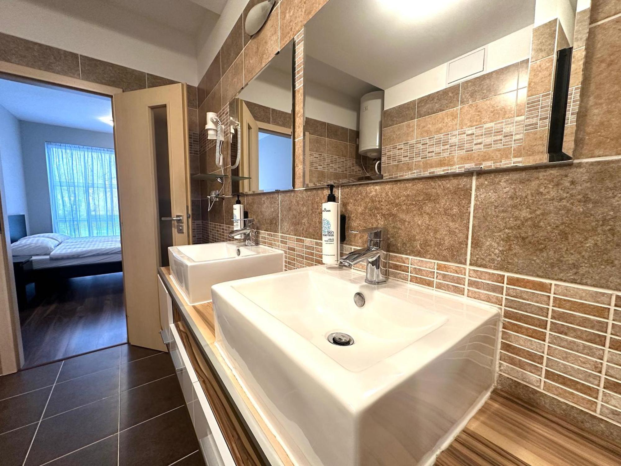 Apartment Market *